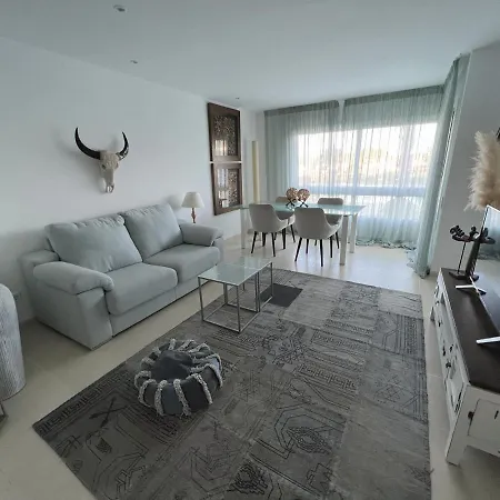 La Bovila With Exceptional Yard *